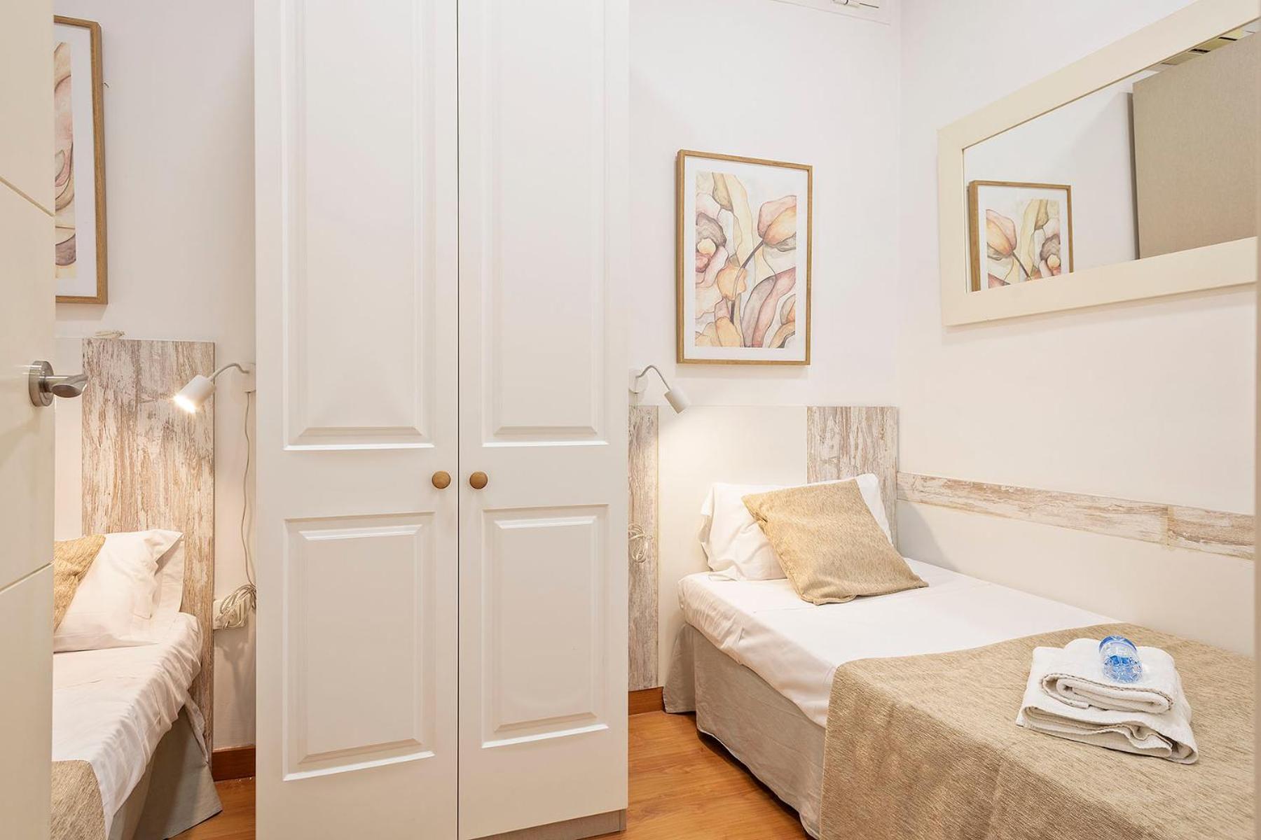 Alcam Paseo San Juan Apartment Barcelona Exterior photo